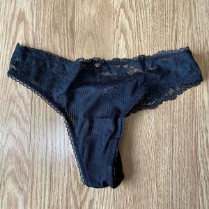 Victoria's Secret Lace Thong Black Small